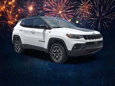 Used 2025 Jeep Compass Trailhawk AWD/4WD image 35