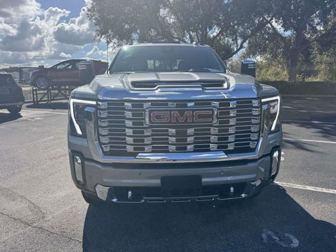 Used 2025 GMC Sierra 2500 Denali w/ Denali Reserve Package image 9