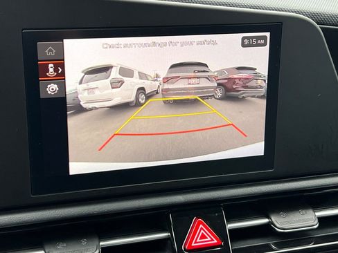 Used 2025 Kia Niro LX image 21