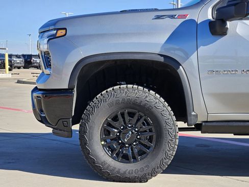New 2026 Chevrolet Silverado 2500 ZR2 image 12