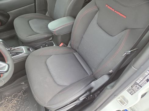 Certified 2023 Jeep Renegade Trailhawk AWD/4WD image 14