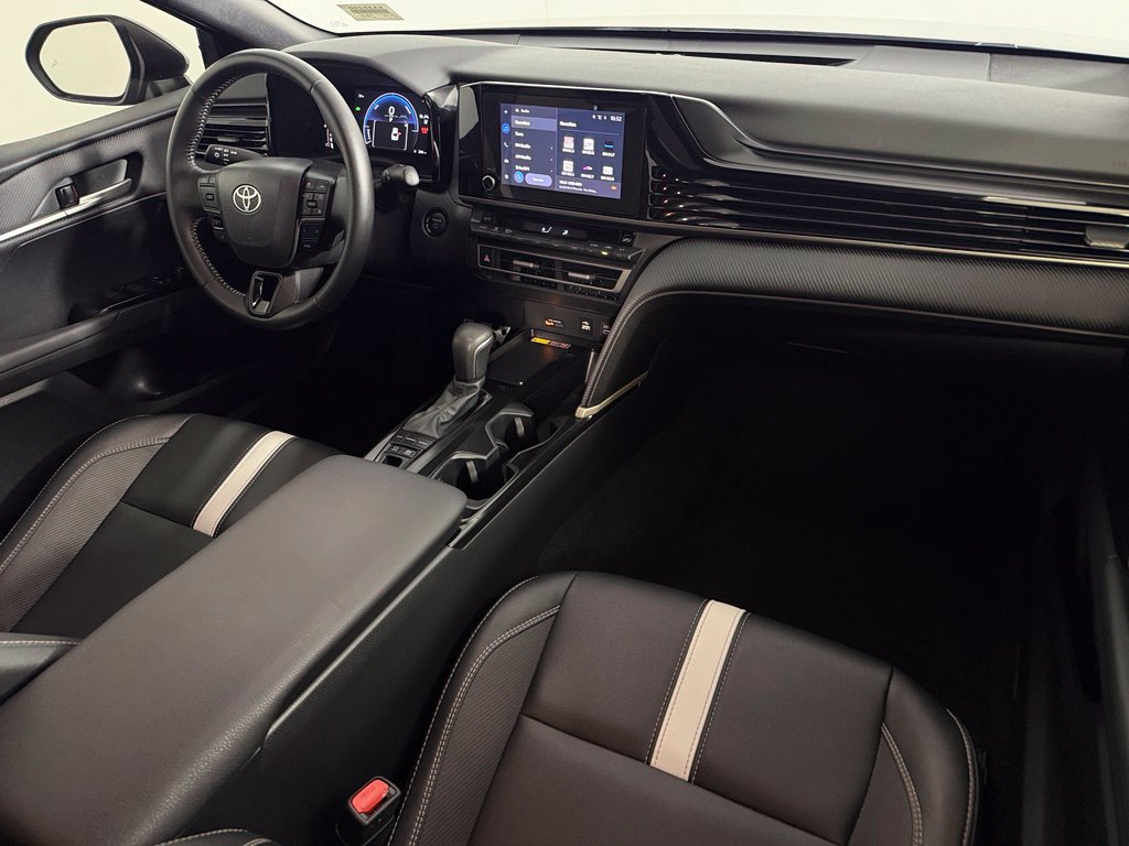 Used 2026 Toyota Camry SE FWD image 15