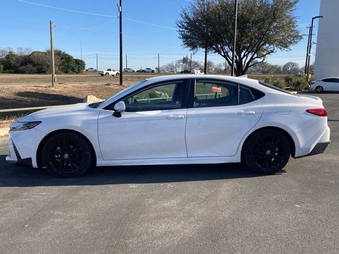 Certified 2025 Toyota Camry SE image 7