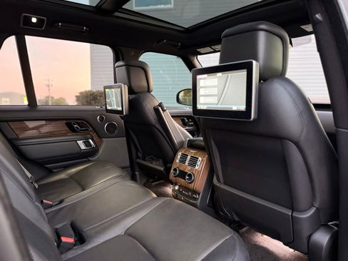 Used 2018 Land Rover Range Rover Supercharged AWD/4WD image 38