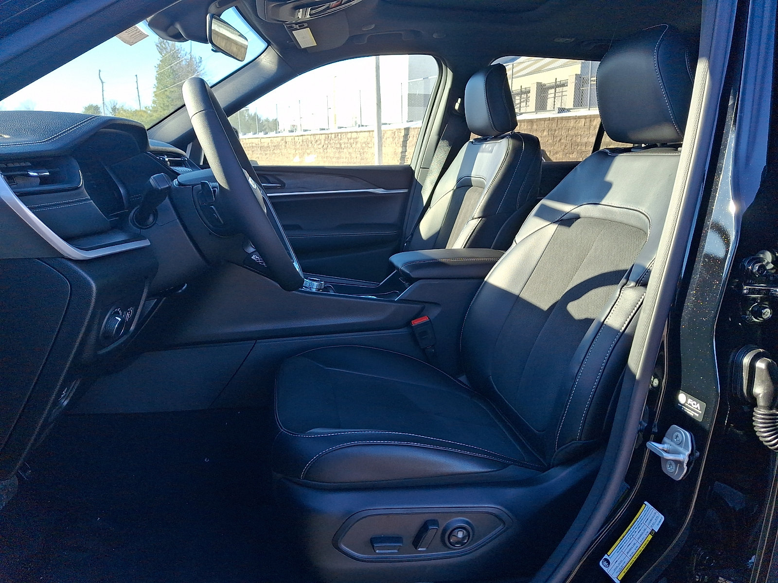 New 2026 Jeep Grand Cherokee Altitude AWD/4WD image 10