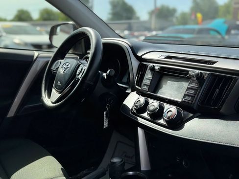 Used 2018 Toyota RAV4 LE w/ All Weather Liner Package FWD image 37
