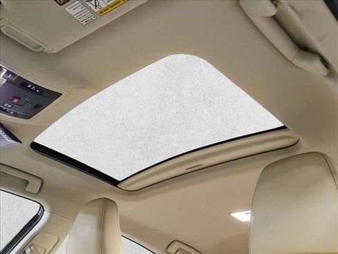 Used 2015 Lexus NX 300h FWD w/ Luxury Package image 16