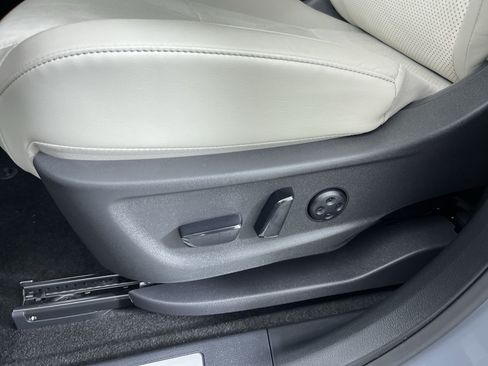 Certified 2024 Nissan Ariya AWD image 13