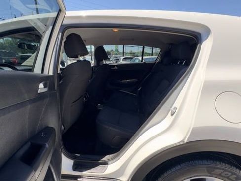 Used 2019 Kia Sportage LX AWD/4WD image 14