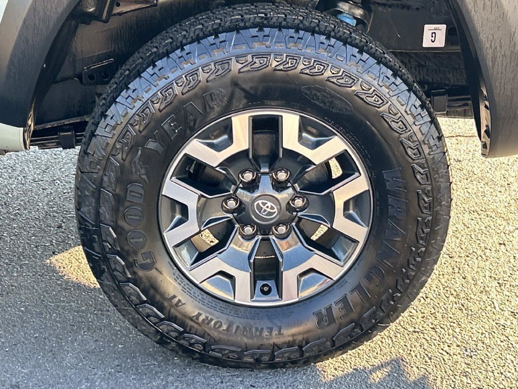 Used 2023 Toyota Tacoma TRD Off-Road AWD/4WD image 12