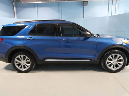 Used 2022 Ford Explorer XLT w/ Equipment Group 202A AWD/4WD image 34