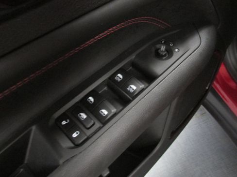 Used 2025 Jeep Compass Trailhawk AWD/4WD image 31