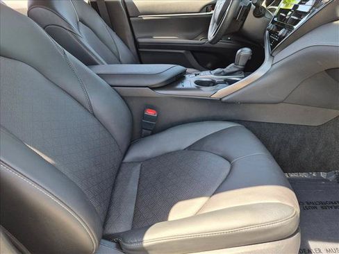 Used 2022 Toyota Camry XSE FWD image 19