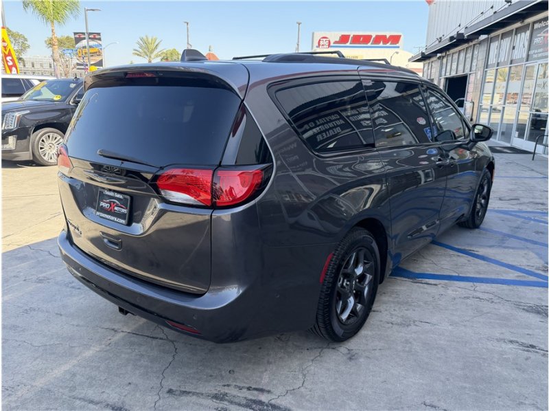 Used 2019 Chrysler Pacifica Touring-L Plus w/ Advanced Safetytec Group FWD image 14