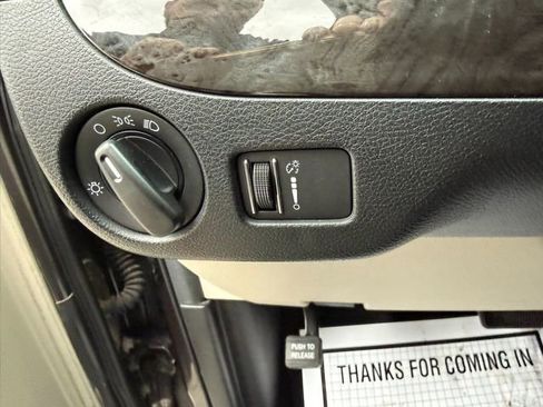 Used 2019 Dodge Grand Caravan SE w/ UConnect Hands-Free Group image 19