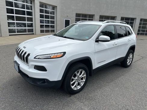Used 2016 Jeep Cherokee Latitude w/ Safety/Convenience Group AWD/4WD image 3