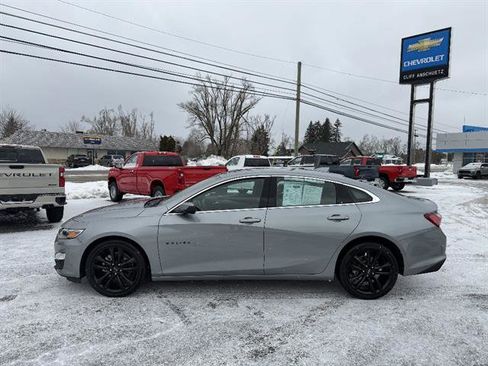 Used 2024 Chevrolet Malibu LT w/ Sport Edition image 3