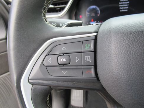 Certified 2025 Jeep Grand Cherokee L Laredo w/ Luxury Tech Group I RWD image 23