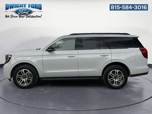 Certified 2025 Ford Expedition Active AWD/4WD image 2