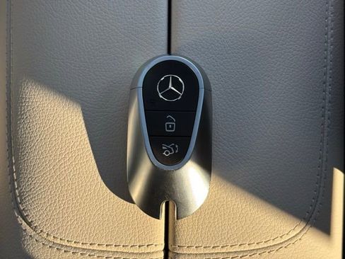 Used 2026 Mercedes-Benz GLC 300 4MATIC image 65