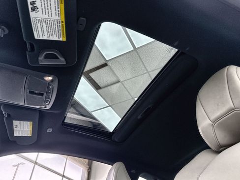 Used 2017 INFINITI Q60 w/ Cargo Package image 37