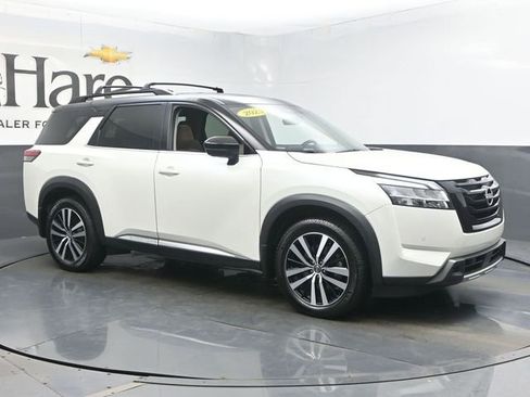 Used 2023 Nissan Pathfinder Platinum image 6