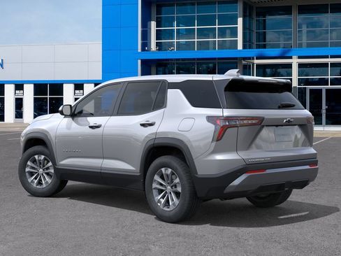 New 2026 Chevrolet Equinox LT w/ Convenience Package II AWD/4WD image 3