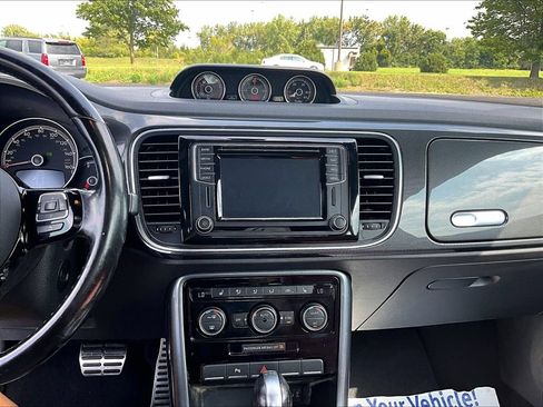 Used 2017 Volkswagen Beetle R-Line SEL FWD image 31