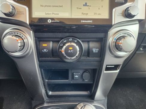 Used 2024 Toyota 4Runner SR5 AWD/4WD image 18