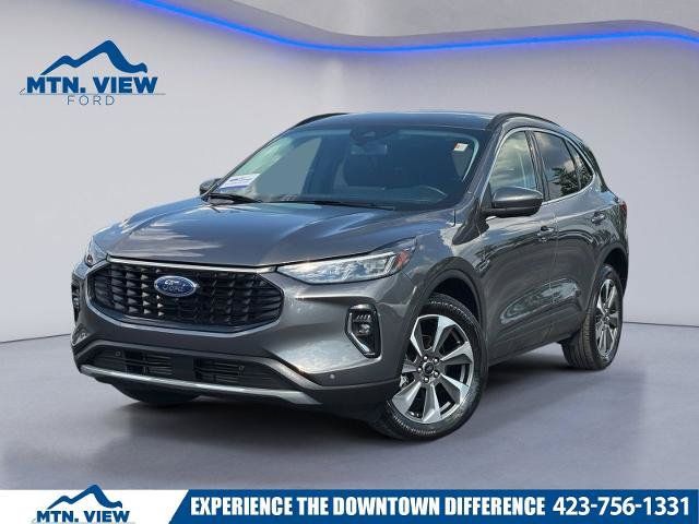 Certified 2023 Ford Escape Platinum AWD/4WD image 1