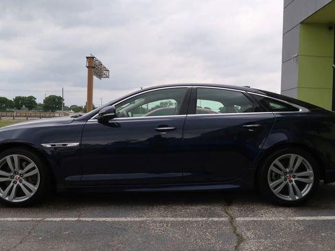 Used 2019 Jaguar XJ R-Sport RWD image 7