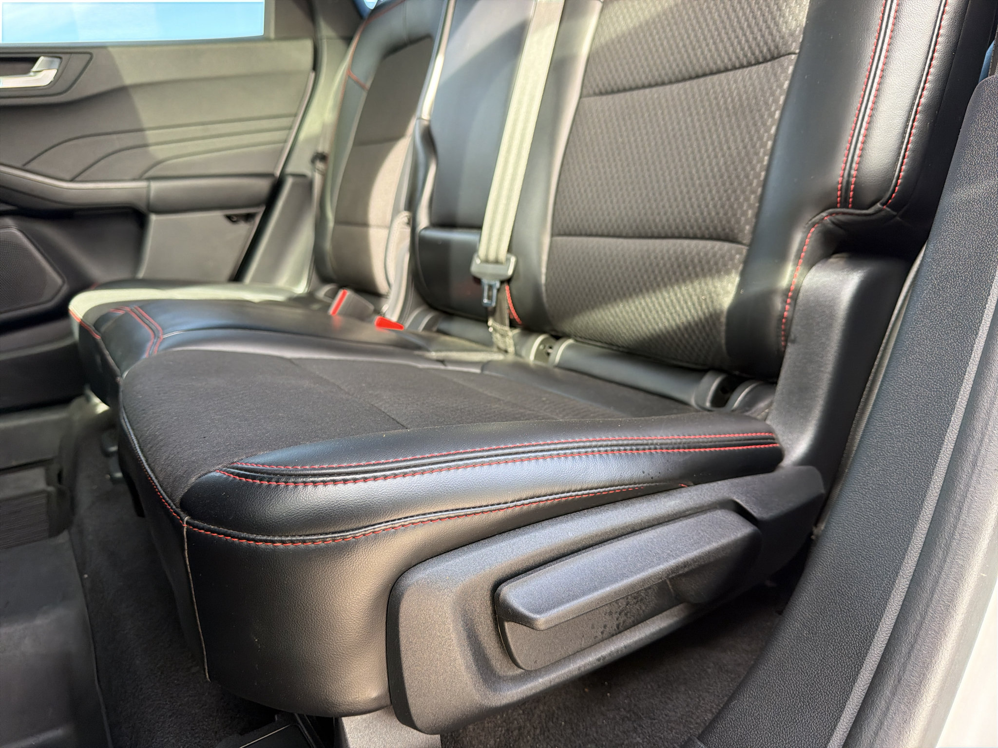 Used 2024 Ford Escape ST-Line w/ Tech Pack #1 AWD/4WD image 16