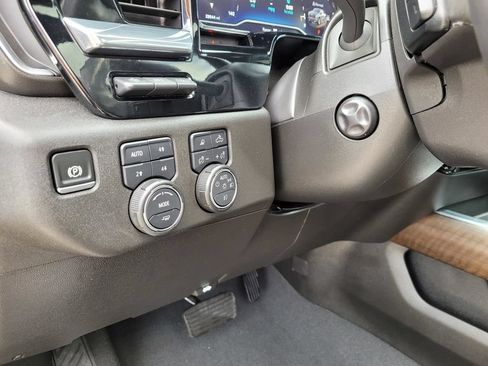 Used 2025 Chevrolet Silverado 1500 High Country AWD/4WD image 23