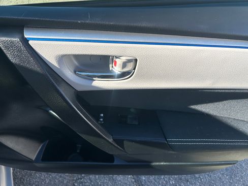 Used 2015 Toyota Corolla L image 27