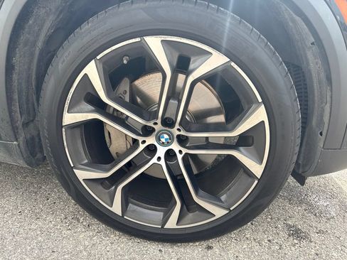 Used 2022 BMW X5 xDrive45e w/ Premium Package AWD/4WD image 4