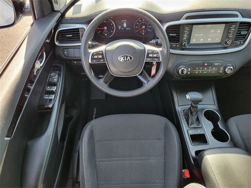 Used 2019 Kia Sorento L image 12