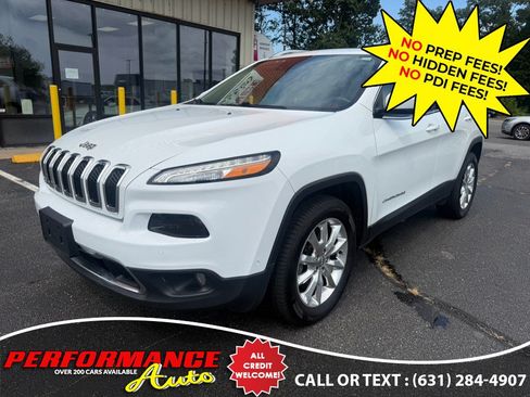 Used 2017 Jeep Cherokee Limited w/ Luxury Group AWD/4WD image 4