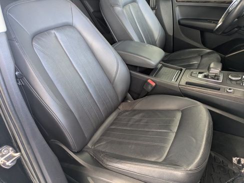 Used 2020 Audi Q5 2.0T Premium w/ Convenience Package AWD/4WD image 20