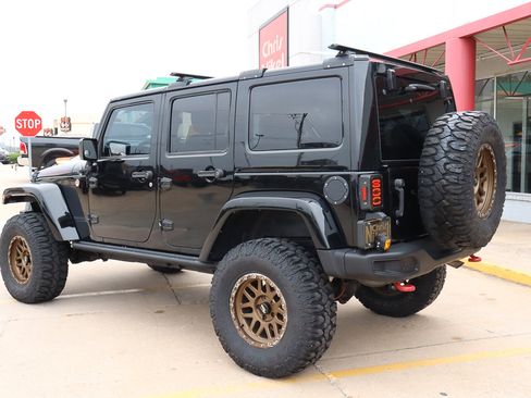 Used 2017 Jeep Wrangler Unlimited Rubicon image 6