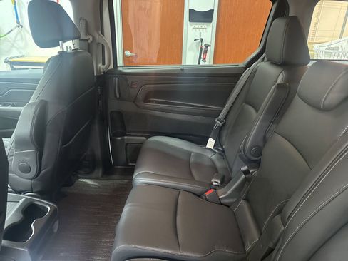 Used 2024 Honda Odyssey EX-L image 11