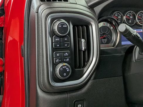 Used 2022 Chevrolet Silverado 1500 RST AWD/4WD image 19