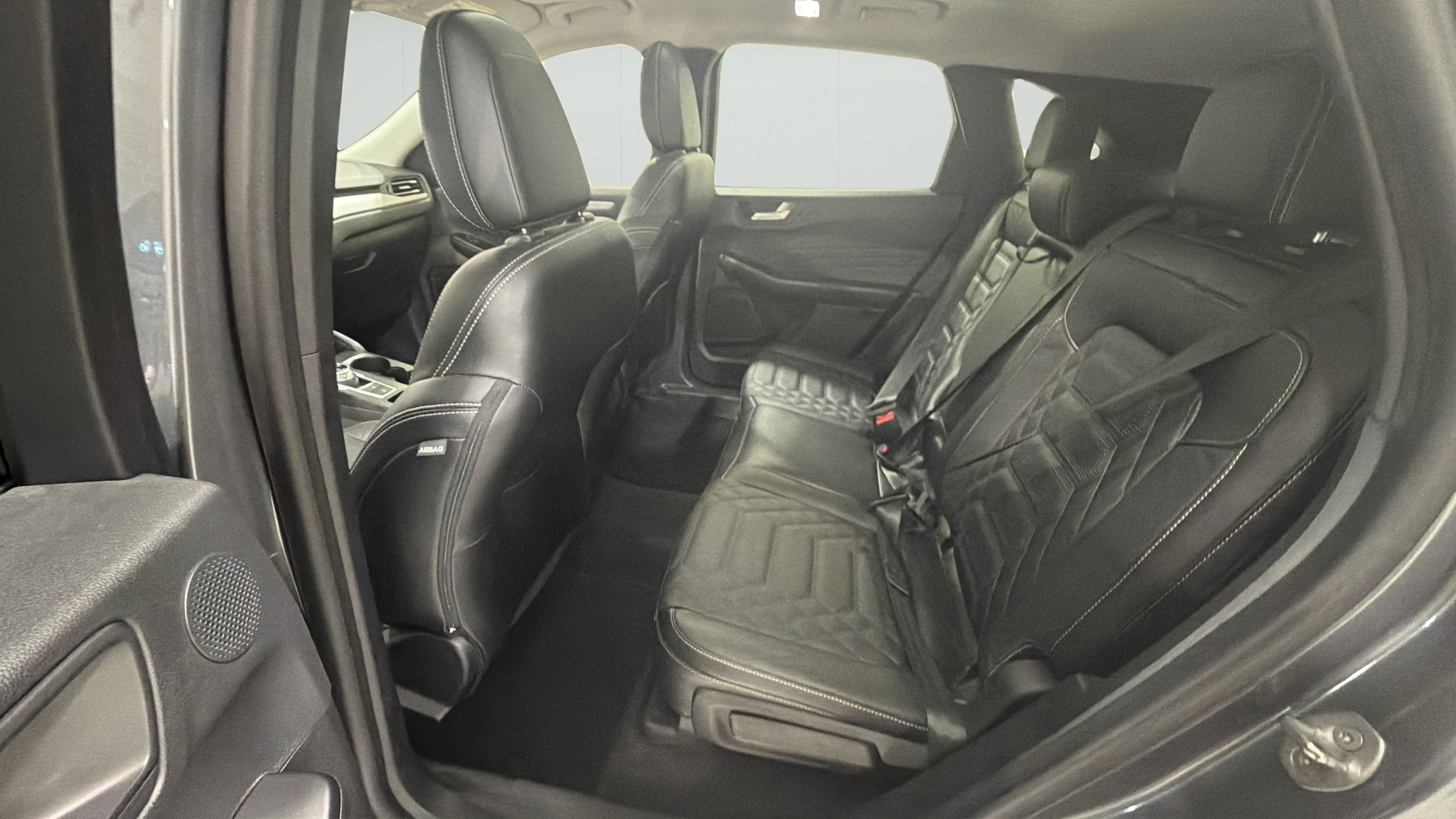 Used 2023 Ford Escape Platinum w/ Premium Technology Package AWD/4WD image 19
