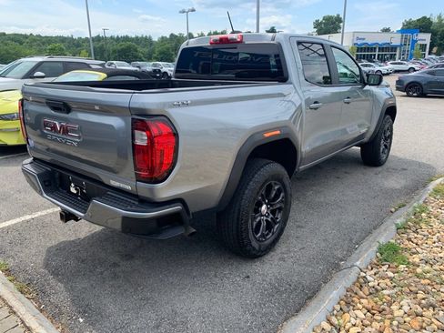Used 2024 GMC Canyon Elevation w/ Elevation Premium Package AWD/4WD image 3