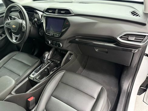 Used 2021 Chevrolet TrailBlazer LT w/ Premium Seating Package image 11