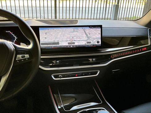 Used 2024 BMW X5 xDrive40i w/ Premium Package image 7