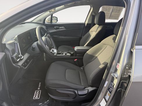 Used 2024 Kia Sportage LX image 10