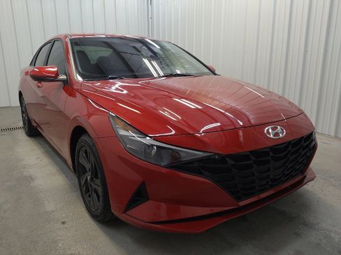 Used 2022 Hyundai Elantra SEL FWD image 13