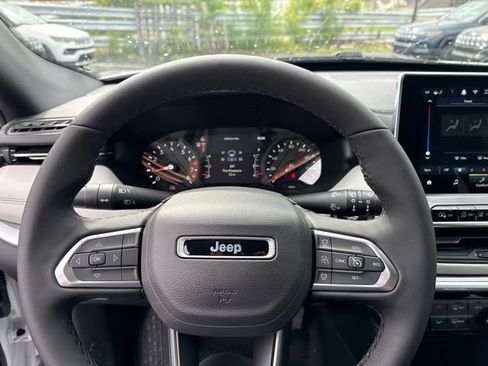 Used 2026 Jeep Compass Limited AWD/4WD image 14