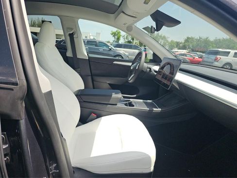 Used 2023 Tesla Model Y Long Range AWD/4WD image 12