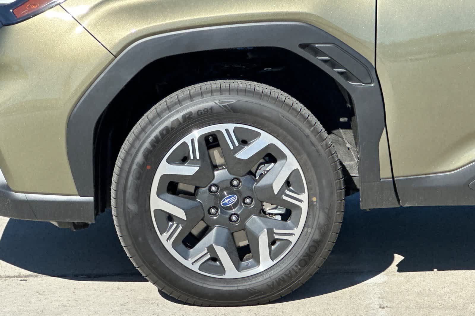 New 2026 Subaru Forester Premium AWD/4WD image 32
